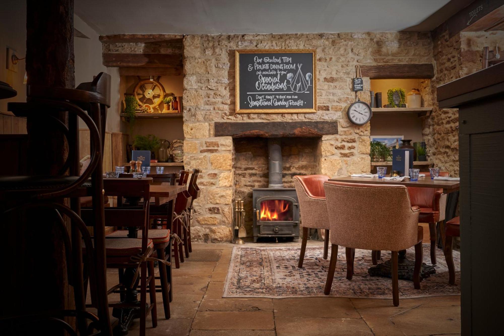 The Trout At Tadpole Bridge Hotell Faringdon Exteriör bild